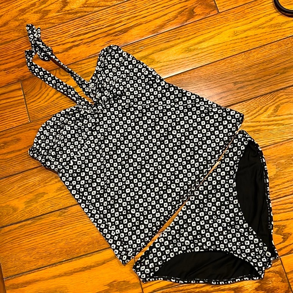 Old Navy Other - Old Navy halter top tankini Large
